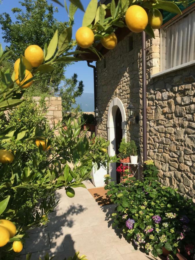 Bed and Breakfast La Cascata Negli Ulivi Тосколано-Мадерно Экстерьер фото